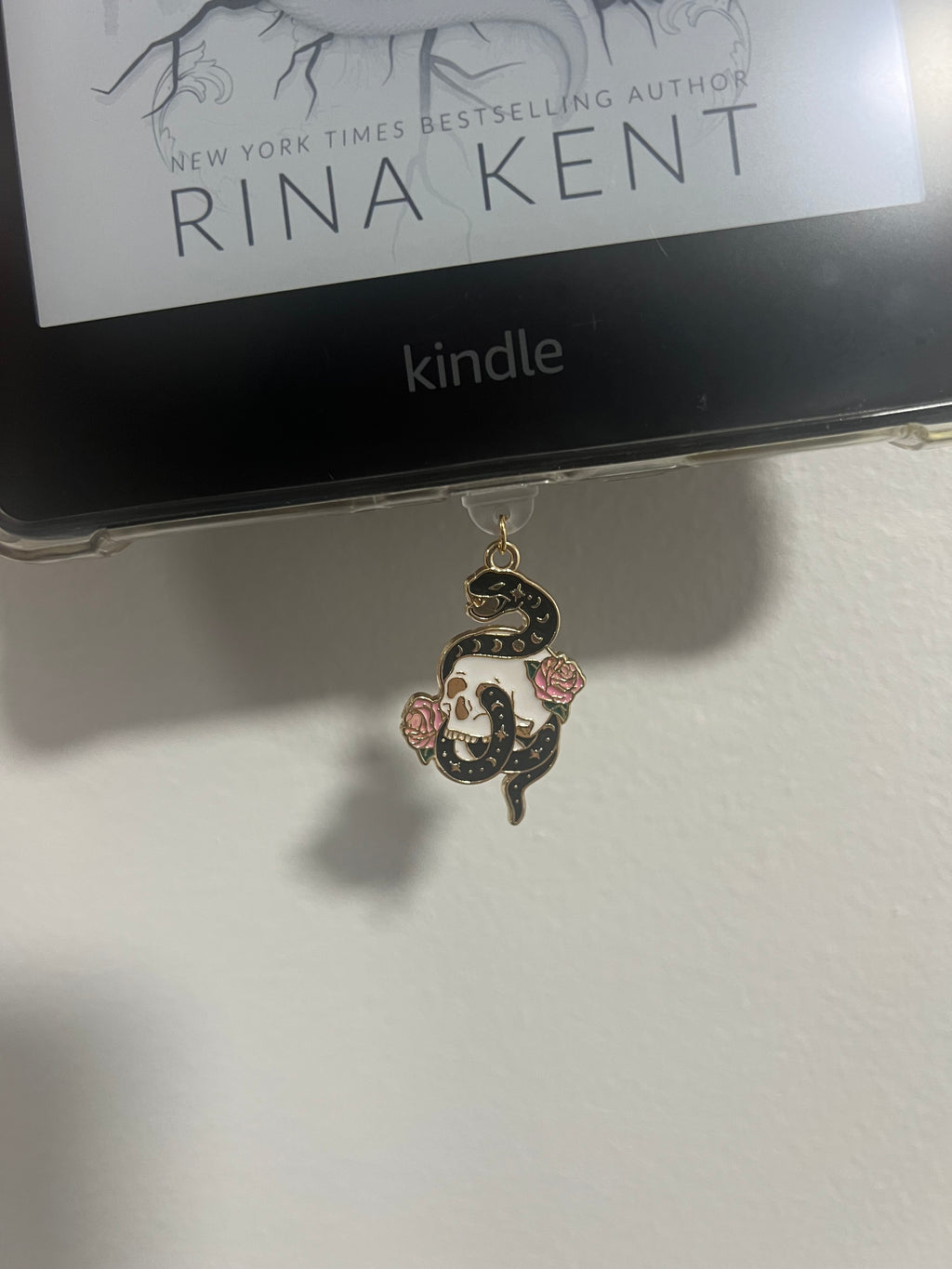 Venom & Roses Kindle Charm