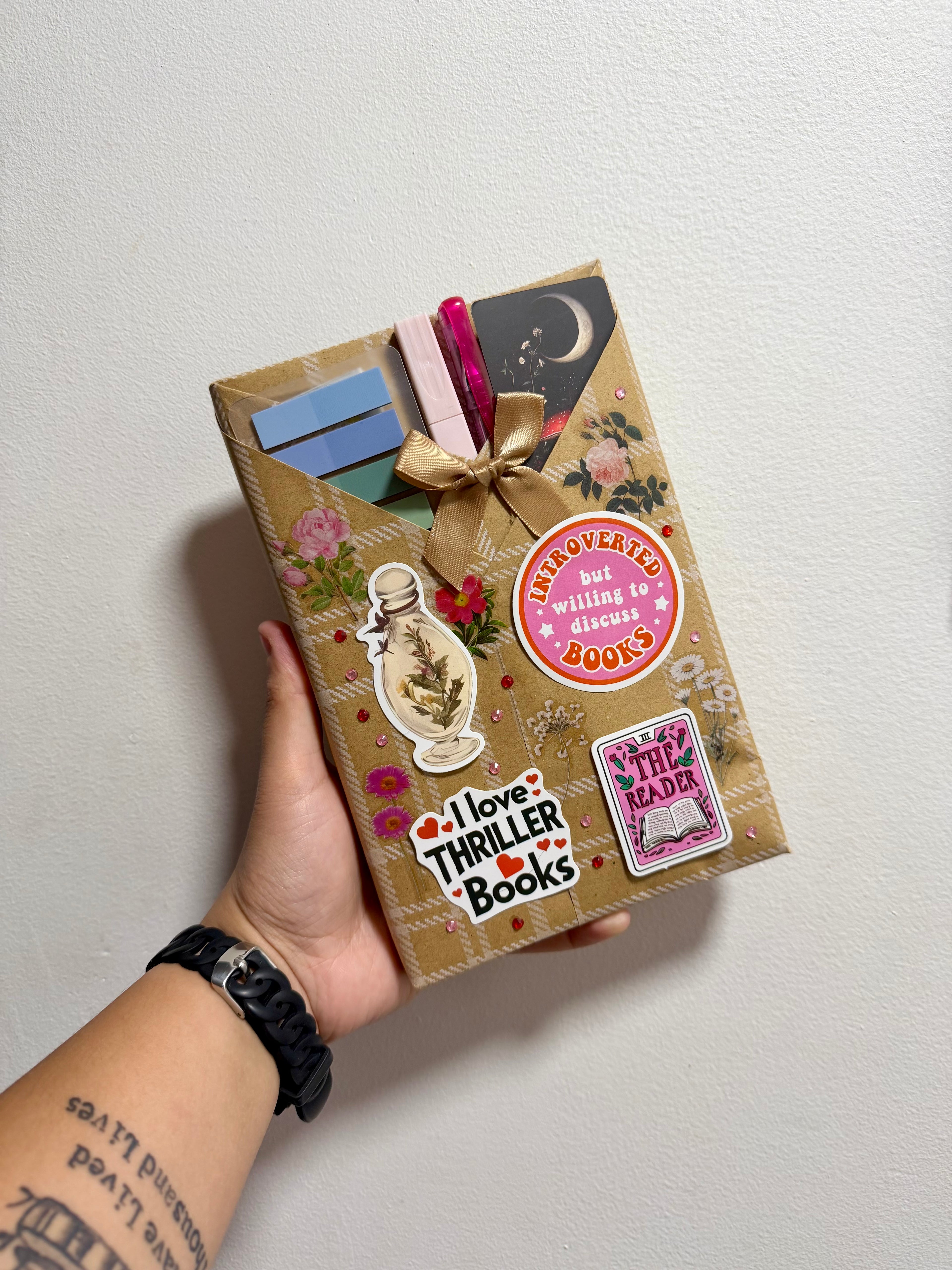 Mystery/Thriller Blind Date with A Book